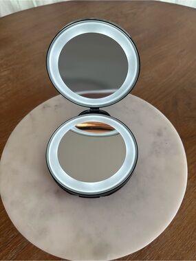 LED Lighted Compact Mirror - Black